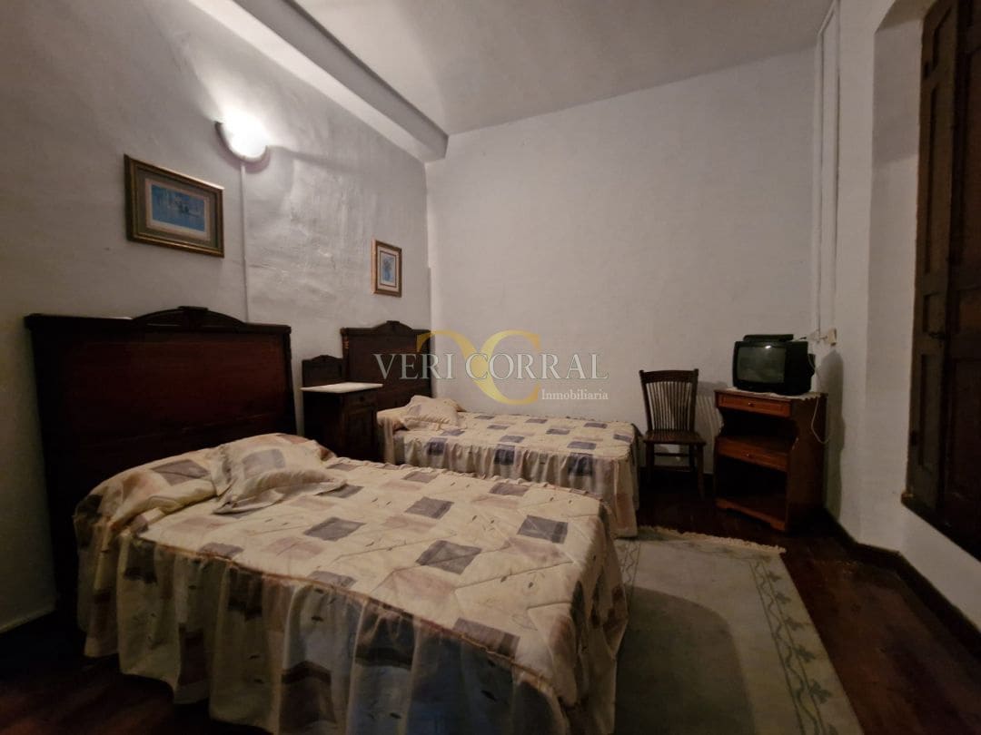 9 bedroom Townhouse for sale in Llanes - € 460,000 (Ref: 9443491)