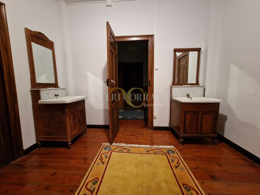 9 bedroom Townhouse for sale in Llanes - € 460,000 (Ref: 9443491)