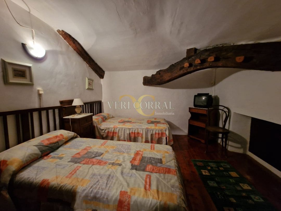 9 bedroom Townhouse for sale in Llanes - € 460,000 (Ref: 9443491)