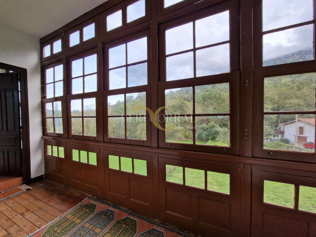 9 bedroom Townhouse for sale in Llanes - € 460,000 (Ref: 9443491)