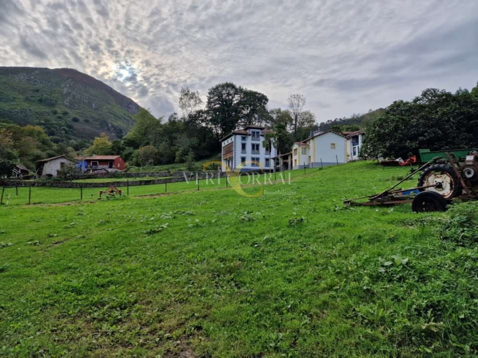 9 bedroom Townhouse for sale in Llanes - € 460,000 (Ref: 9443491)