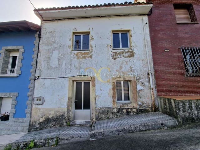 4 soveværelse Semi-Rækkehus til salg i Ribadesella/Ribeseya, Ribadesella - € 100.000 (Ref: 9443492)