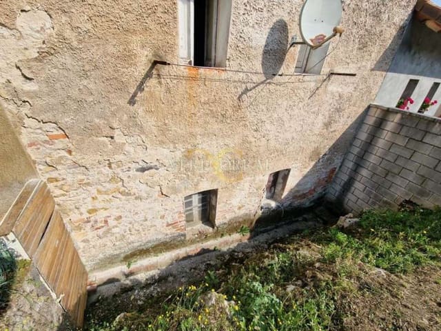 4 soveværelse Semi-Rækkehus til salg i Ribadesella/Ribeseya, Ribadesella - € 100.000 (Ref: 9443492)