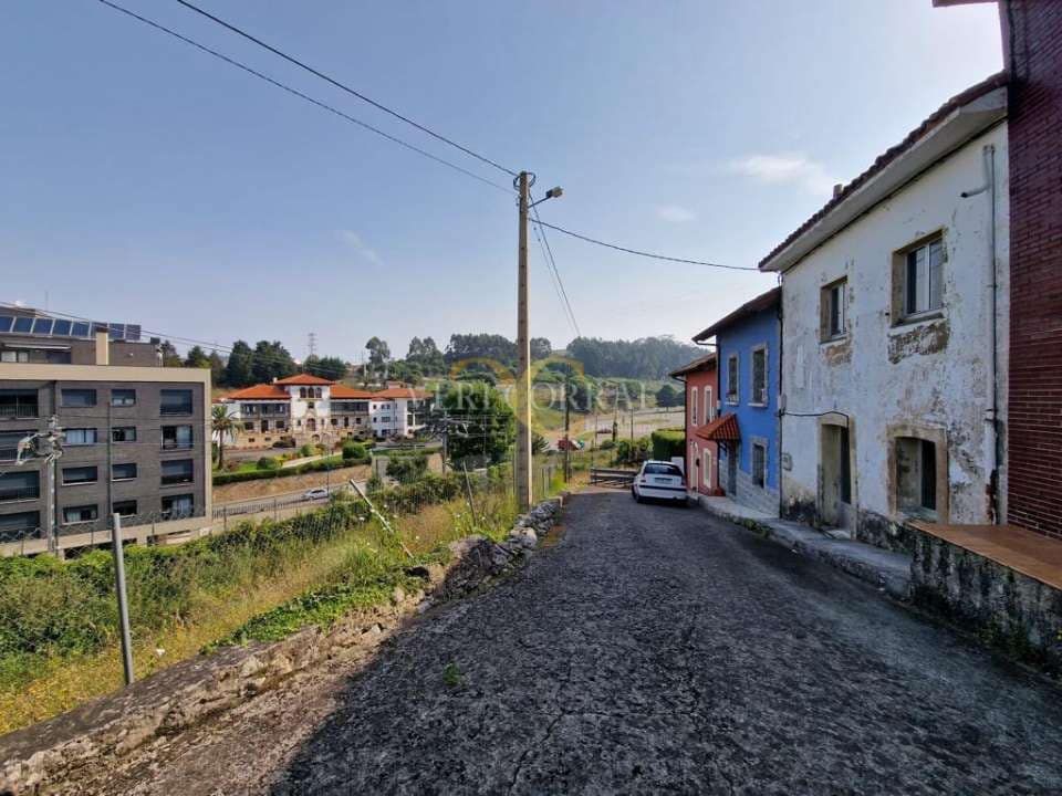 4 soverom Kjedet enebolig til salgs i Ribadesella - € 100 000 (Ref: 9443492)