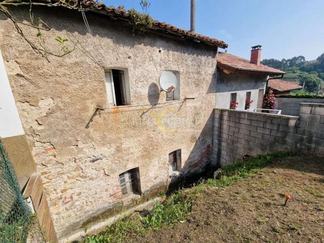 4 soveværelse Semi-Rækkehus til salg i Ribadesella/Ribeseya, Ribadesella - € 100.000 (Ref: 9443492)