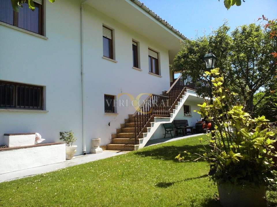 5 bedroom Townhouse for sale in Llanes - € 1,500,000 (Ref: 9443497)