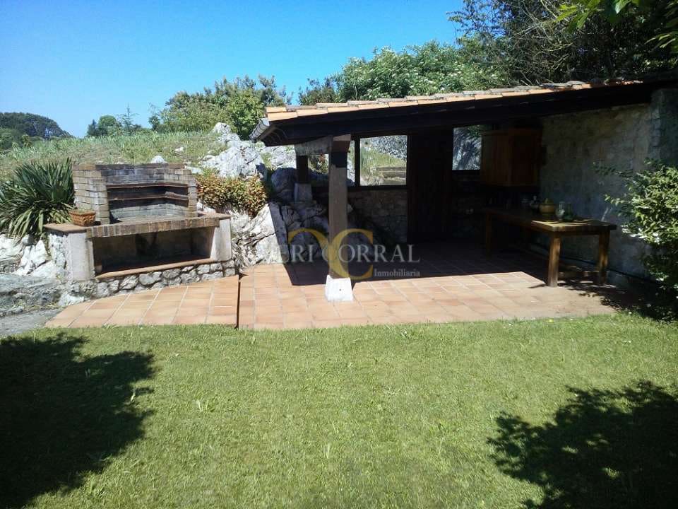 5 bedroom Townhouse for sale in Llanes - € 1,500,000 (Ref: 9443497)