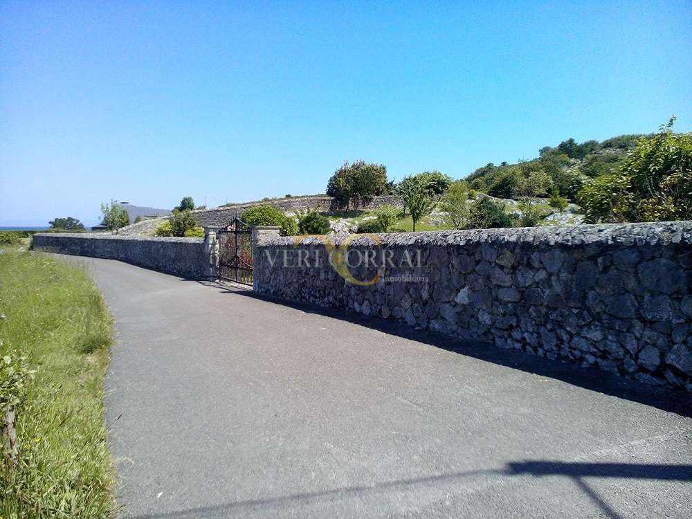 5 bedroom Townhouse for sale in Llanes - € 1,500,000 (Ref: 9443497)