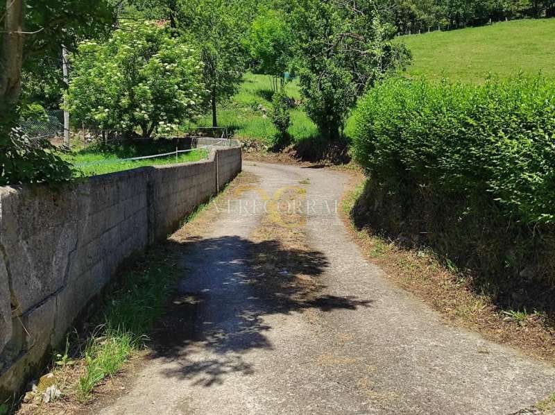 Rakentamaton maa myytävänä paikassa Parres - 43 000 € (Ref: 9443508)