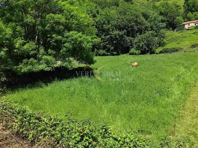 Rakentamaton maa myytävänä paikassa Parres - 43 000 € (Ref: 9443508)