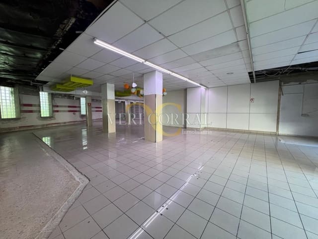 Commercial for rent in Llanes - € 1,300 (Ref: 9443510)