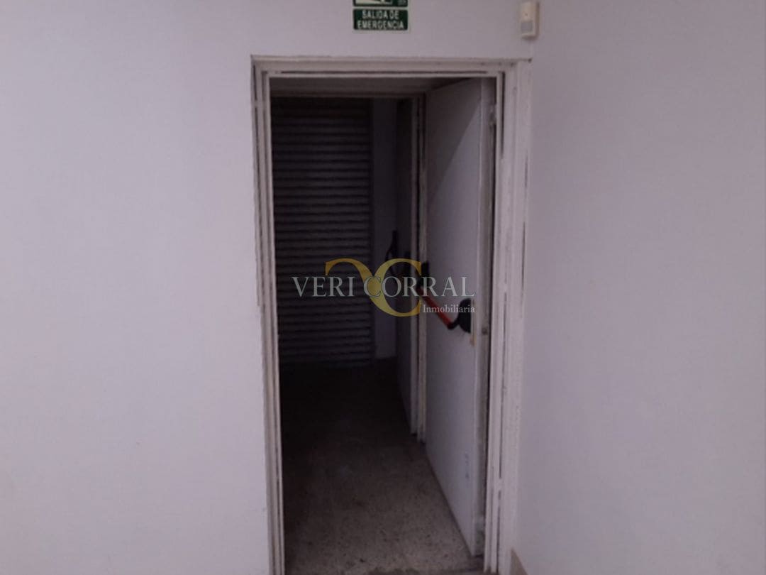 Commercial for rent in Llanes - € 1,300 (Ref: 9443510)