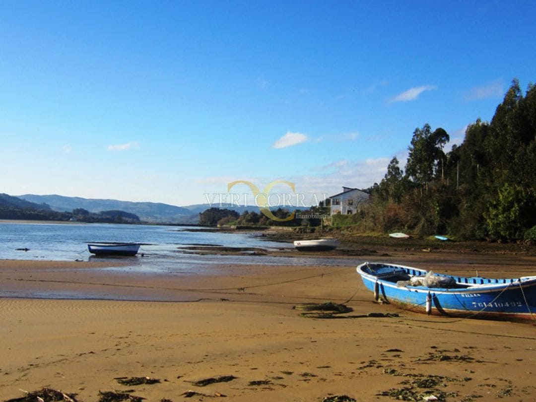 Hotel for sale in Villaviciosa - € 1,200,000 (Ref: 9443512)