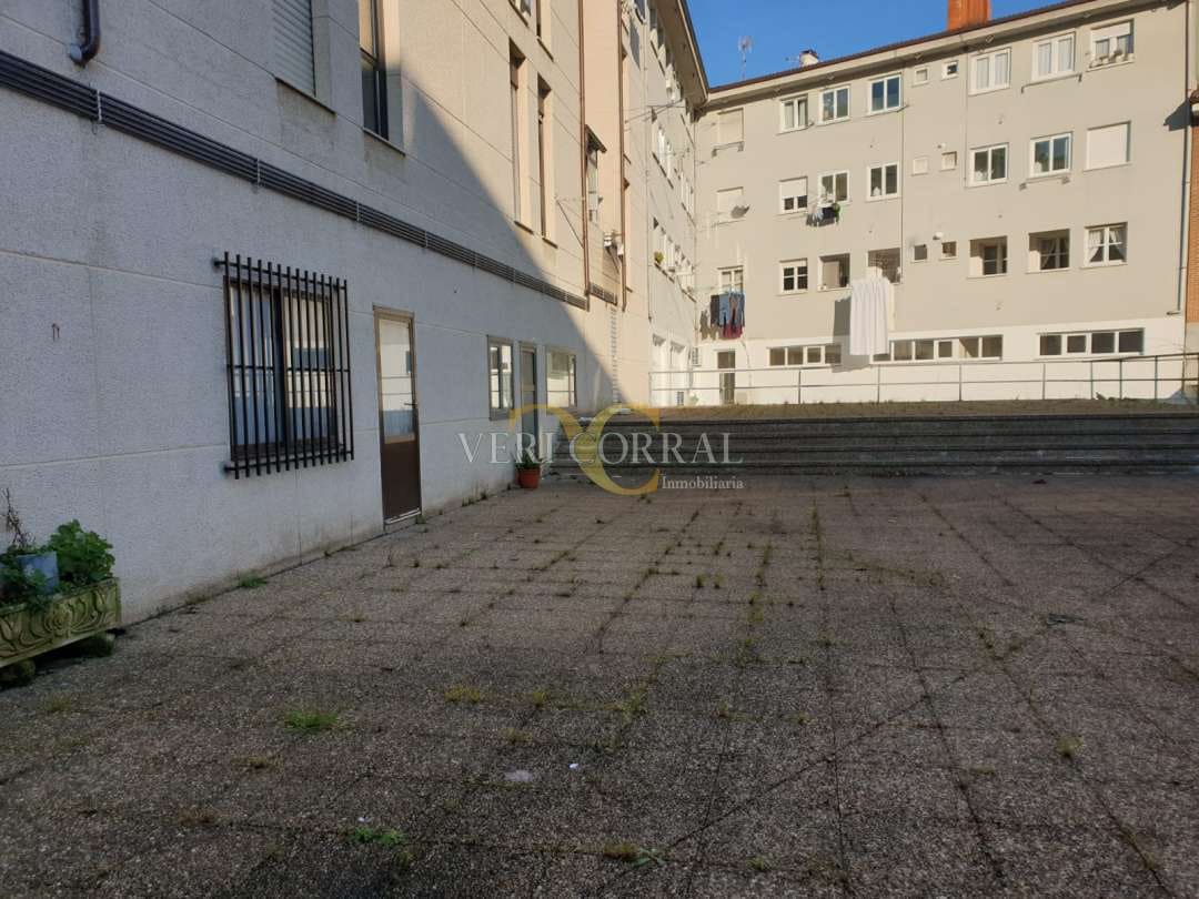 Commercial for sale in Llanes - € 280,000 (Ref: 9443513)