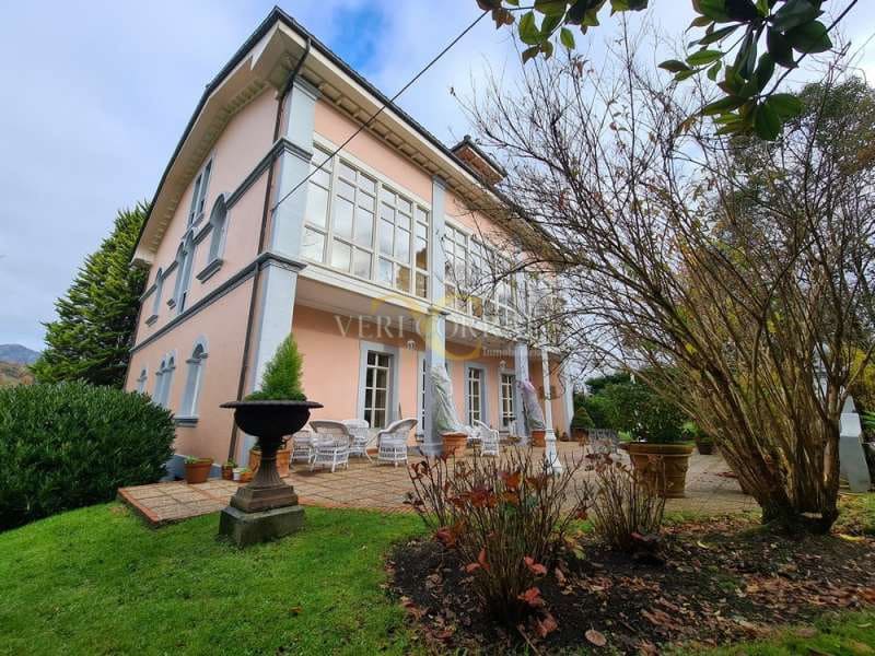 Chalet de 4 habitaciones en Piloña en venta - 1.450.000 € (Ref: 9443516)