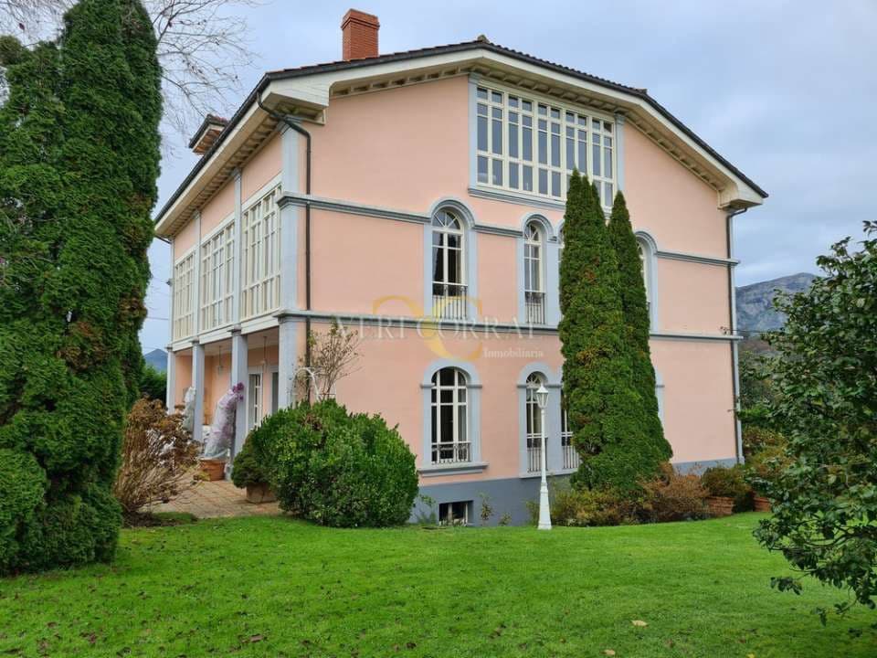 Chalet de 4 habitaciones en Piloña en venta - 1.450.000 € (Ref: 9443516)