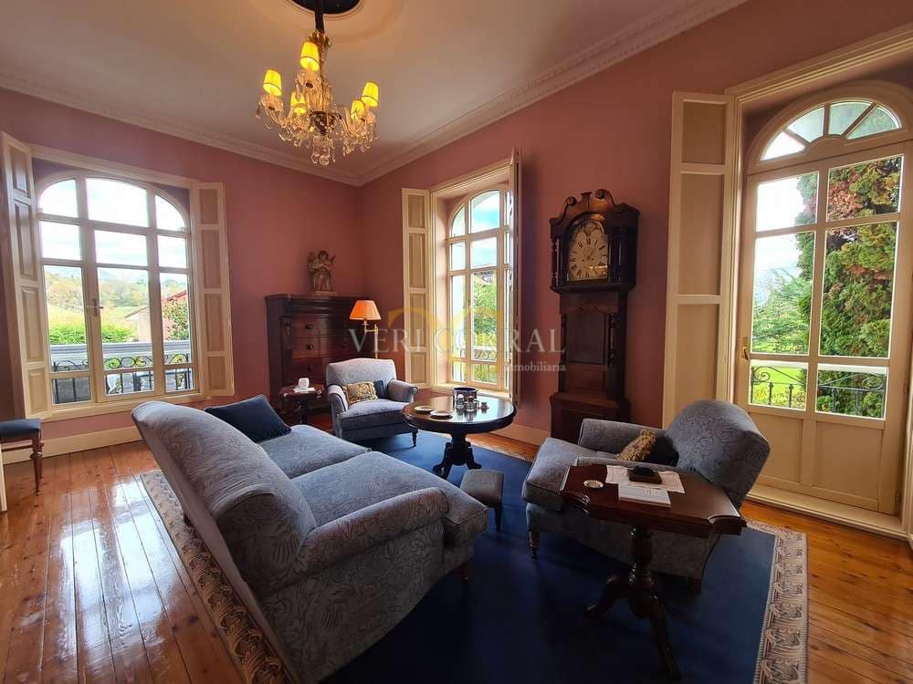 Chalet de 4 habitaciones en Piloña en venta - 1.450.000 € (Ref: 9443516)