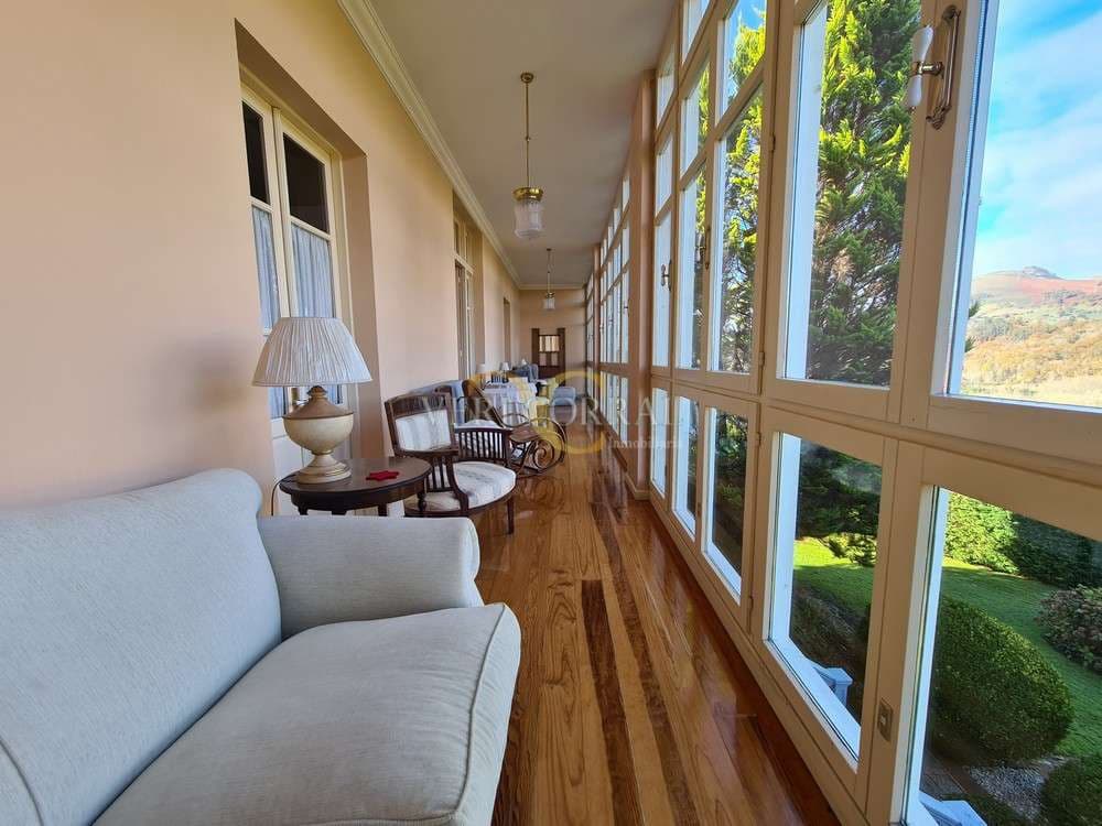 Chalet de 4 habitaciones en Piloña en venta - 1.450.000 € (Ref: 9443516)