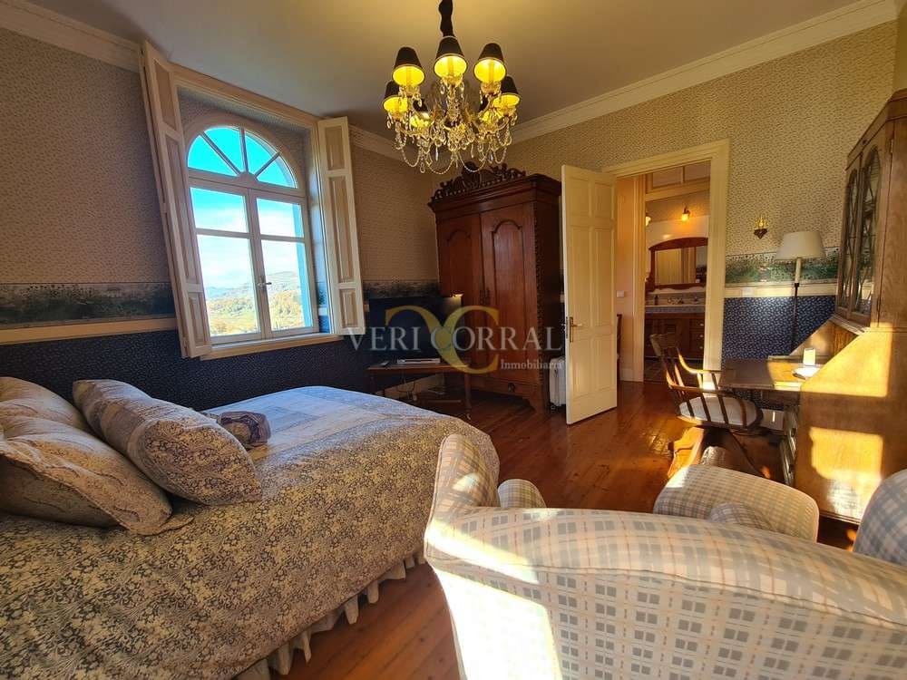 Chalet de 4 habitaciones en Piloña en venta - 1.450.000 € (Ref: 9443516)