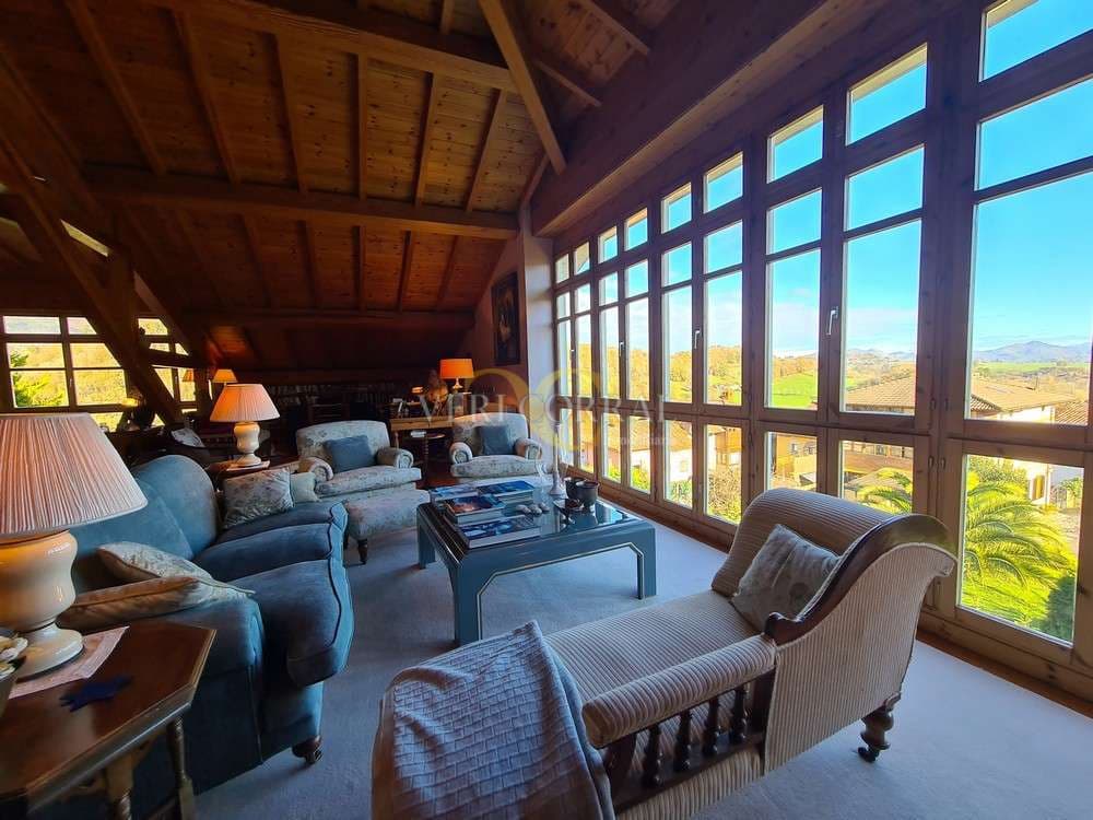 Chalet de 4 habitaciones en Piloña en venta - 1.450.000 € (Ref: 9443516)