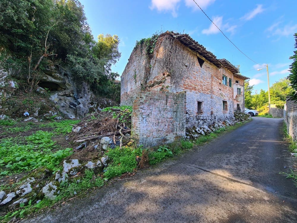 2 bedroom Townhouse for sale in Llanes - € 120,000 (Ref: 9443521)