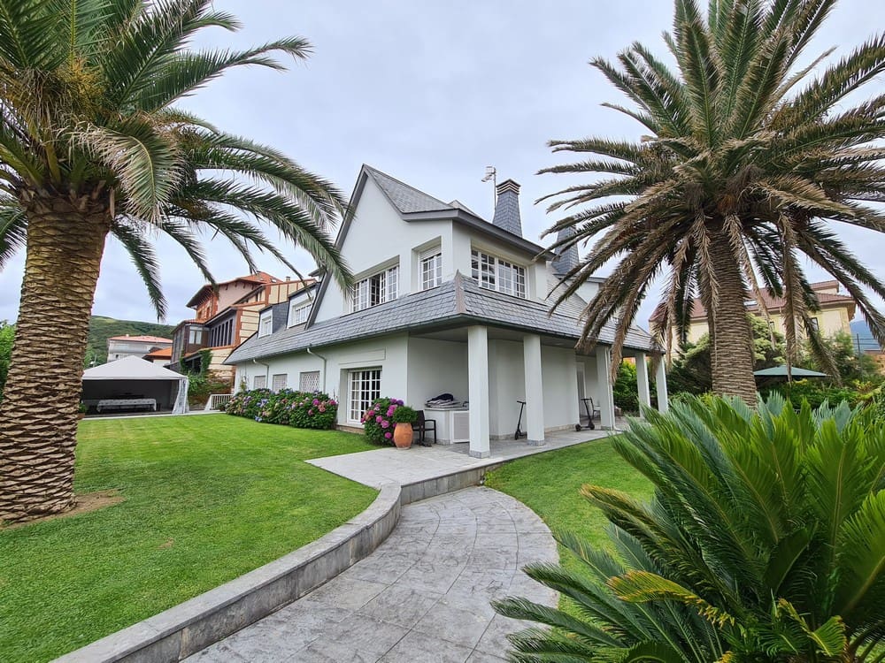 7 bedroom Villa for sale in Ribadesella - € 3,500,000 (Ref: 9443522)