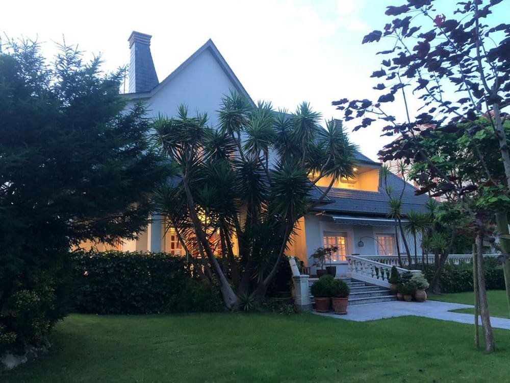 7 bedroom Villa for sale in Ribadesella - € 3,500,000 (Ref: 9443522)