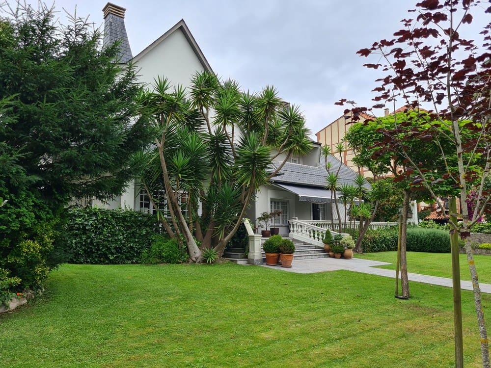 7 bedroom Villa for sale in Ribadesella - € 3,500,000 (Ref: 9443522)