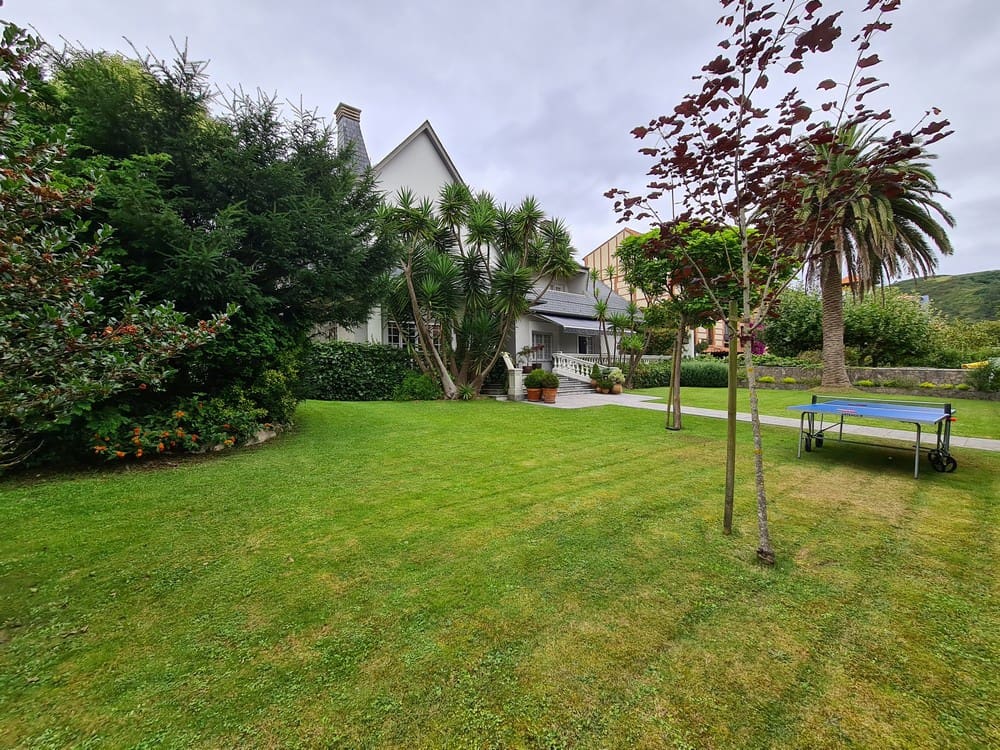 7 bedroom Villa for sale in Ribadesella - € 3,500,000 (Ref: 9443522)