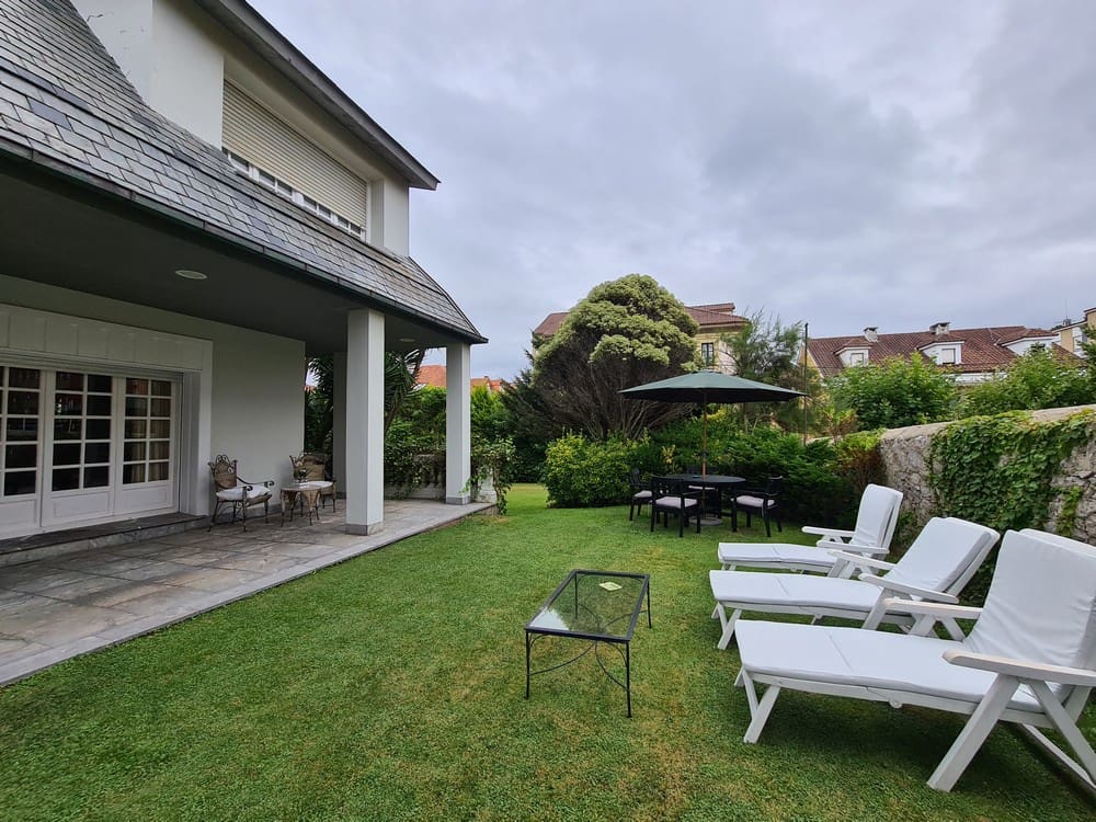 7 bedroom Villa for sale in Ribadesella - € 3,500,000 (Ref: 9443522)