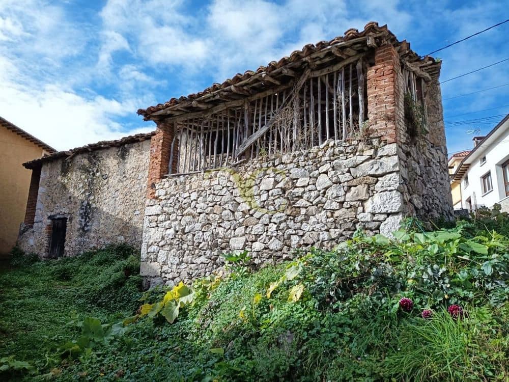 2 bedroom Townhouse for sale in Llanes - € 49,000 (Ref: 9443530)