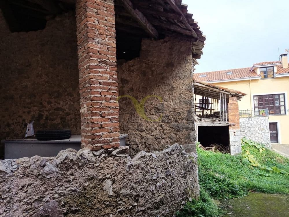 2 bedroom Townhouse for sale in Llanes - € 49,000 (Ref: 9443530)