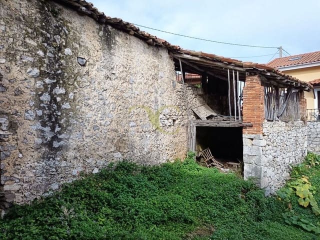 2 bedroom Townhouse for sale in Llanes - € 49,000 (Ref: 9443530)
