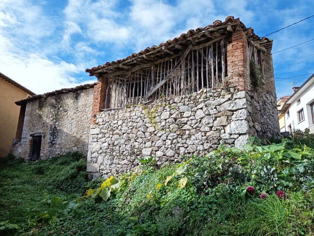 2 bedroom Townhouse for sale in Llanes - € 49,000 (Ref: 9443530)