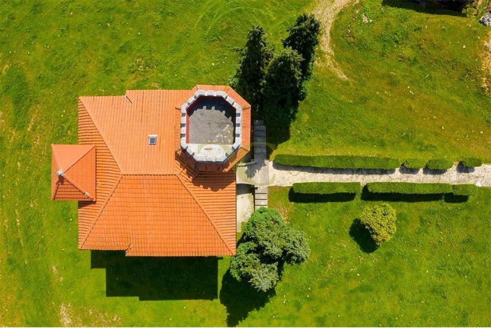 9 bedroom Townhouse for sale in Llanes - € 1,040,000 (Ref: 9443532)