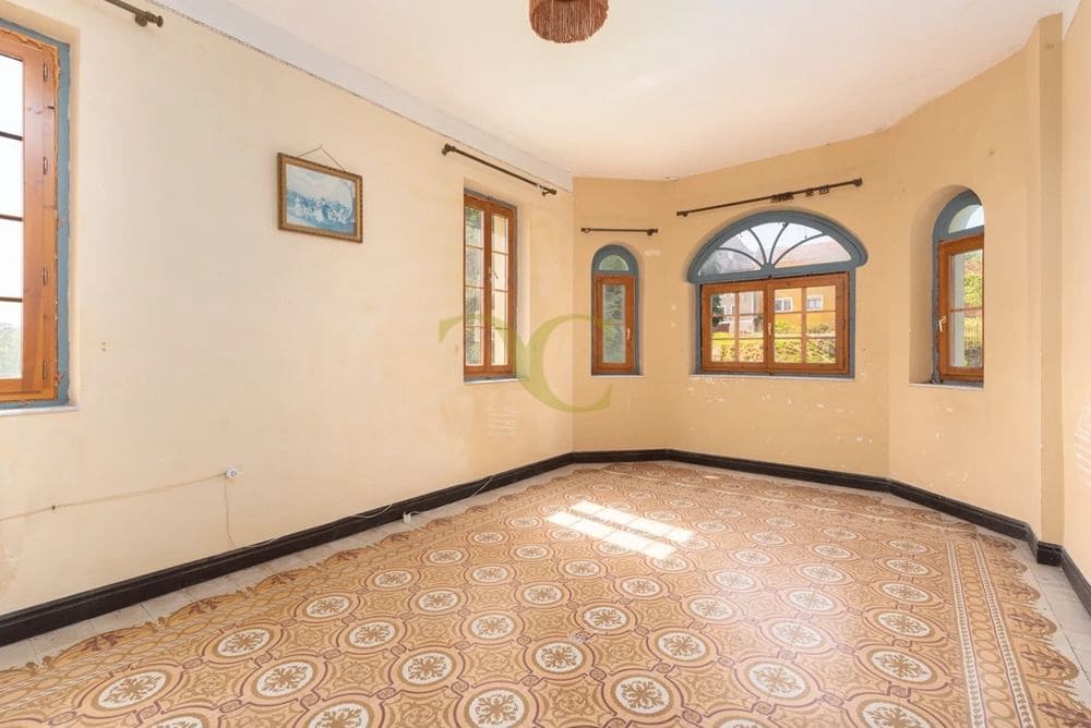 9 bedroom Townhouse for sale in Llanes - € 1,040,000 (Ref: 9443532)