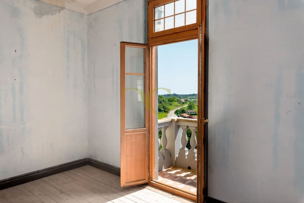 9 bedroom Townhouse for sale in Llanes - € 1,040,000 (Ref: 9443532)