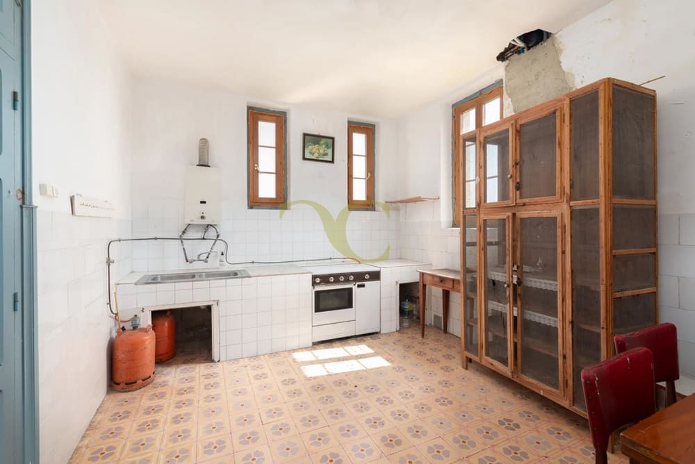 9 bedroom Townhouse for sale in Llanes - € 1,040,000 (Ref: 9443532)