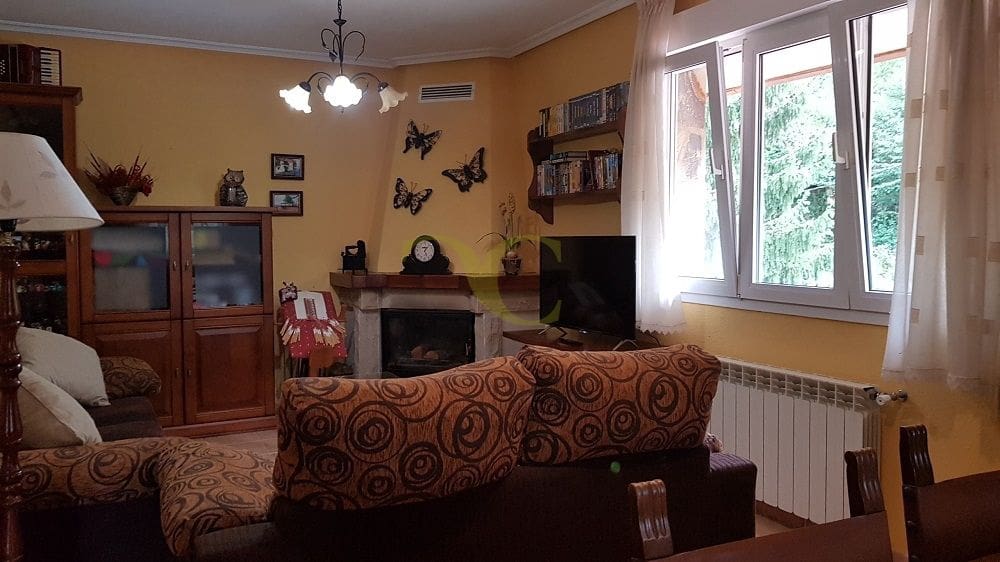 Restaurant/Bar for sale in Cabrales - € 395,000 (Ref: 9443533)