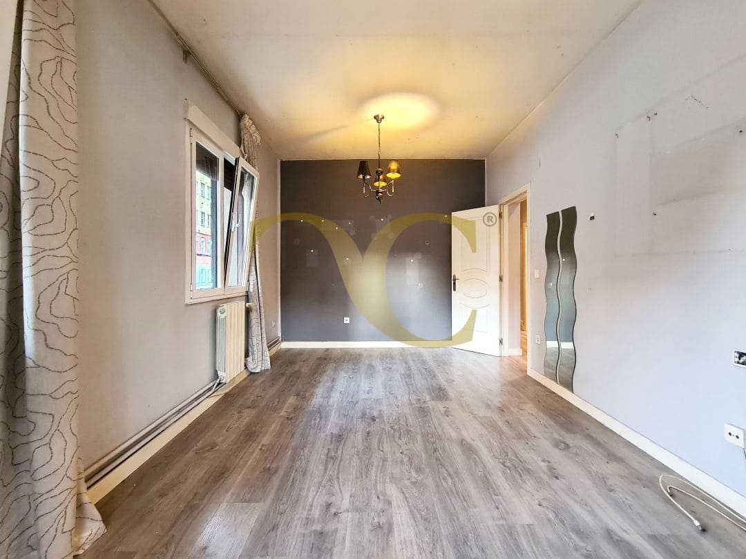 4 makuuhuone Asunto myytävänä paikassa Oviedo - 175 000 € (Ref: 9450013)