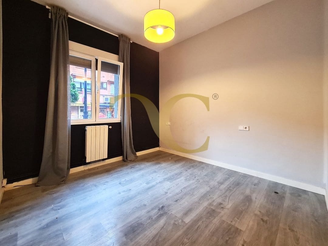 4 makuuhuone Asunto myytävänä paikassa Oviedo - 175 000 € (Ref: 9450013)