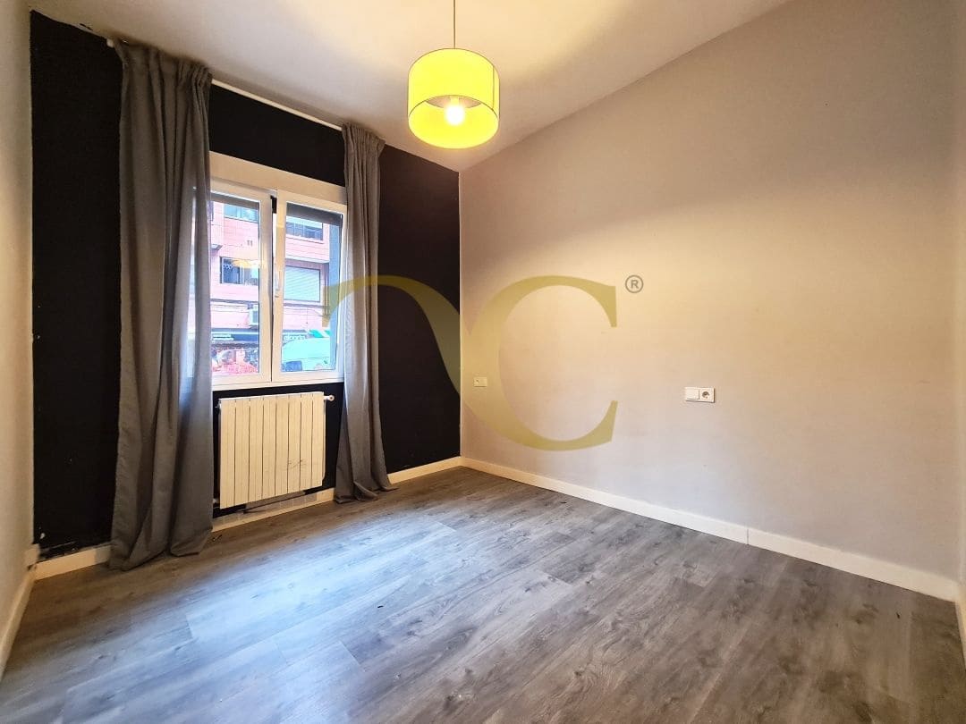 4 makuuhuone Asunto myytävänä paikassa Oviedo - 175 000 € (Ref: 9450013)