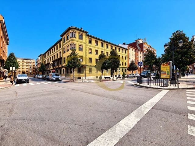 4 makuuhuone Asunto myytävänä paikassa Centro Urbano, Oviedo - 175 000 € (Ref: 9450013)