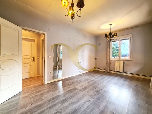 4 makuuhuone Asunto myytävänä paikassa Centro Urbano, Oviedo - 175 000 € (Ref: 9450013)