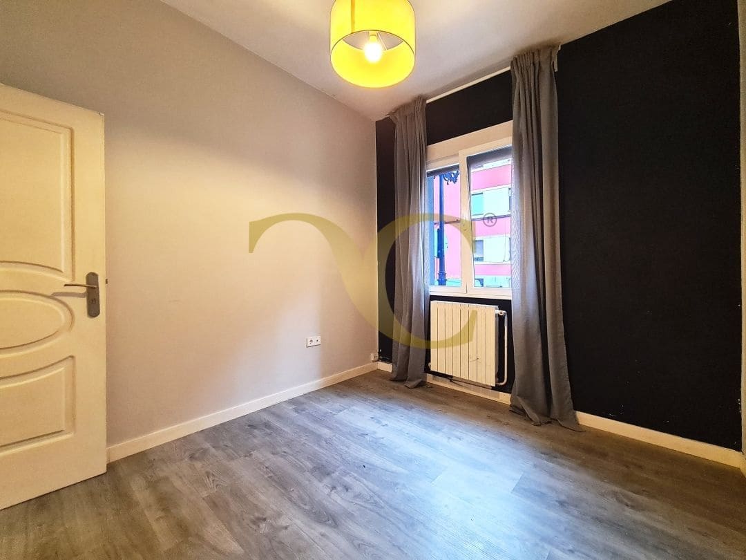 4 makuuhuone Asunto myytävänä paikassa Oviedo - 175 000 € (Ref: 9450013)