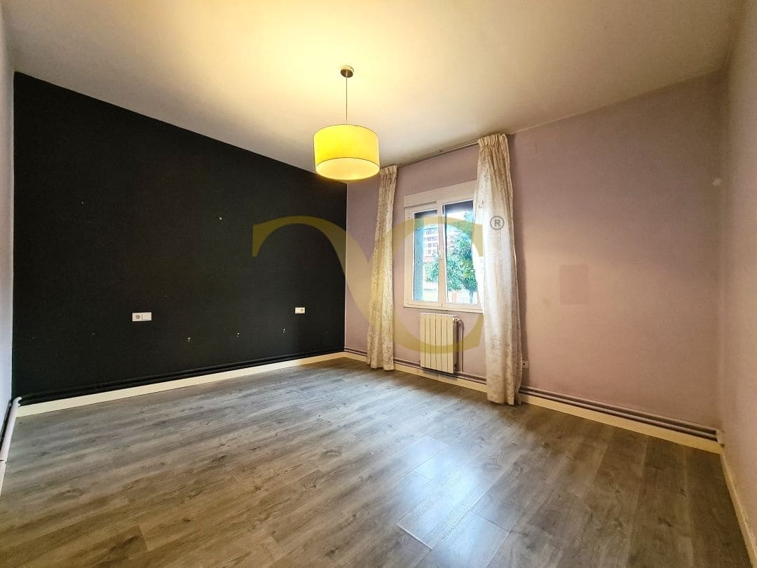 4 makuuhuone Asunto myytävänä paikassa Oviedo - 175 000 € (Ref: 9450013)