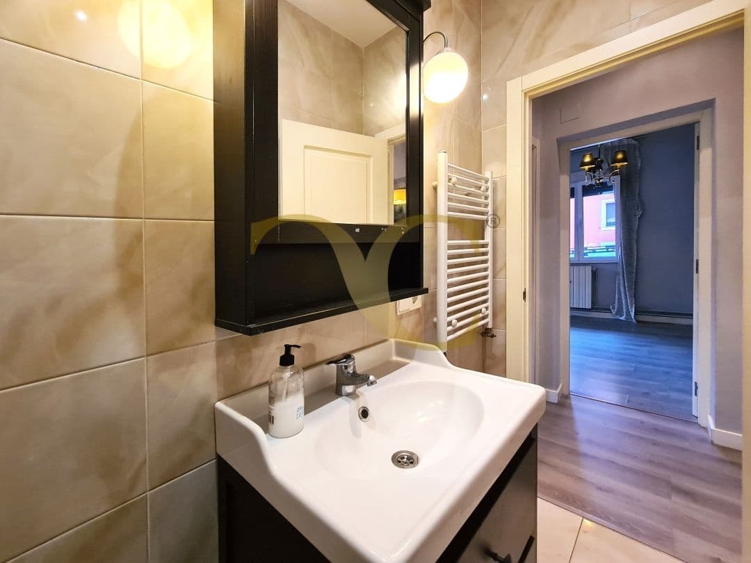 4 makuuhuone Asunto myytävänä paikassa Oviedo - 175 000 € (Ref: 9450013)