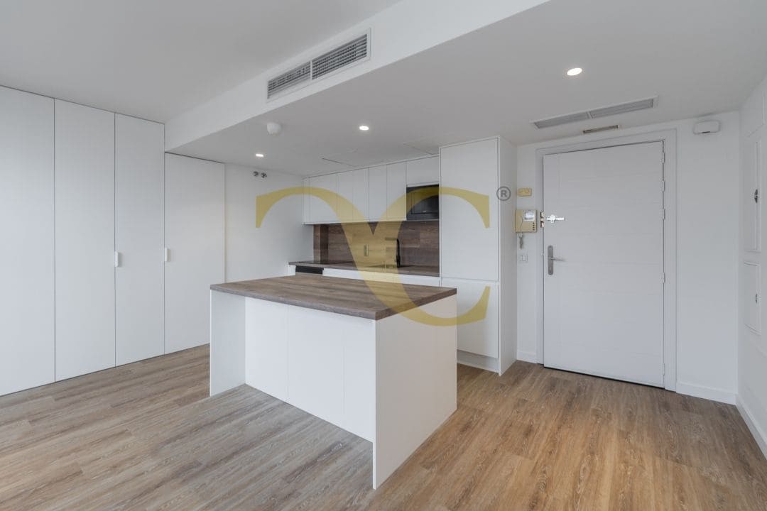 Loft de 1 habitación en San Sebastián de los Reyes en venta con piscina - 350.000 € (Ref: 9470000)