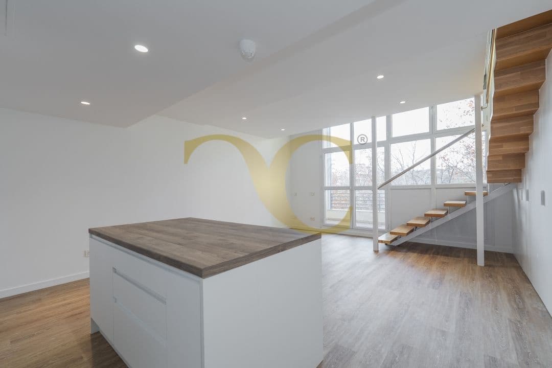 Loft de 1 habitación en San Sebastián de los Reyes en venta con piscina - 350.000 € (Ref: 9470000)