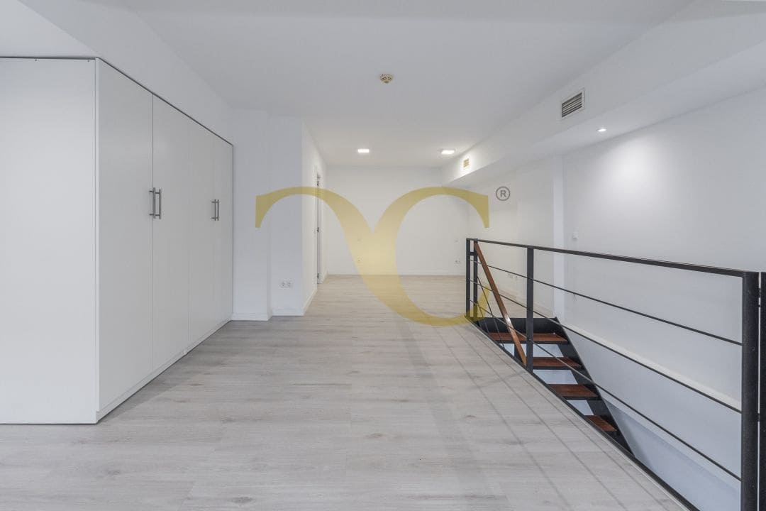 Loft de 1 habitación en San Sebastián de los Reyes en venta con piscina - 350.000 € (Ref: 9470001)